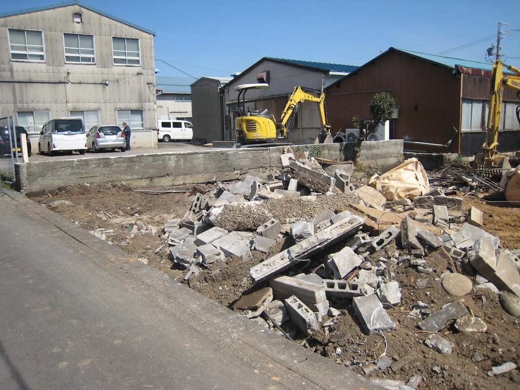 建築前に まずは土地を